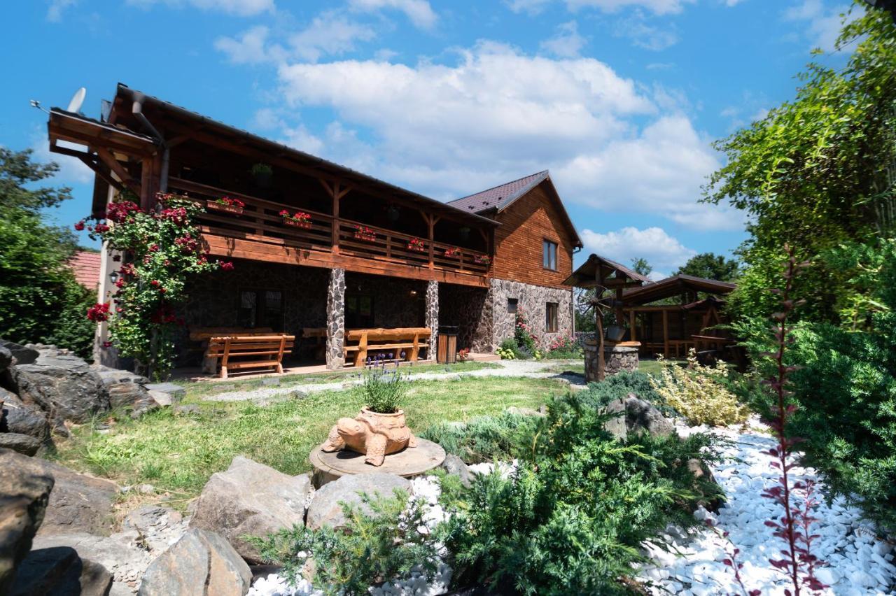 Casa De Vacanta Sadu Exterior foto